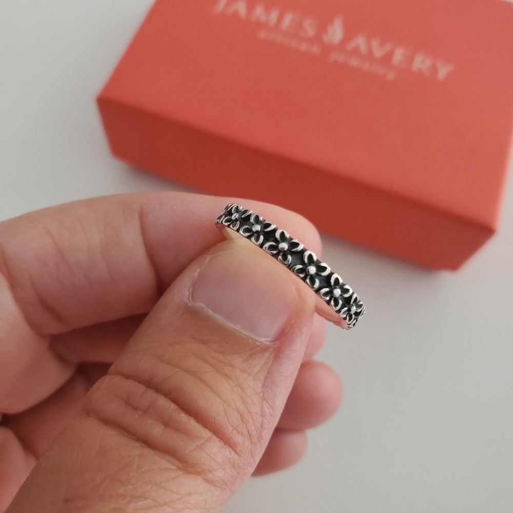 Retired James Avery Delicate Blossom ring